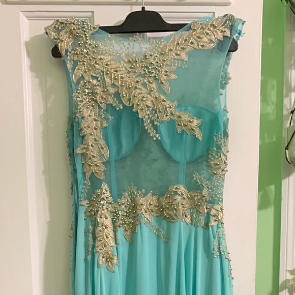 Elegant Illusion Neckline Gold Lace Overlay Prom Dress size small - Picture 3 of 4